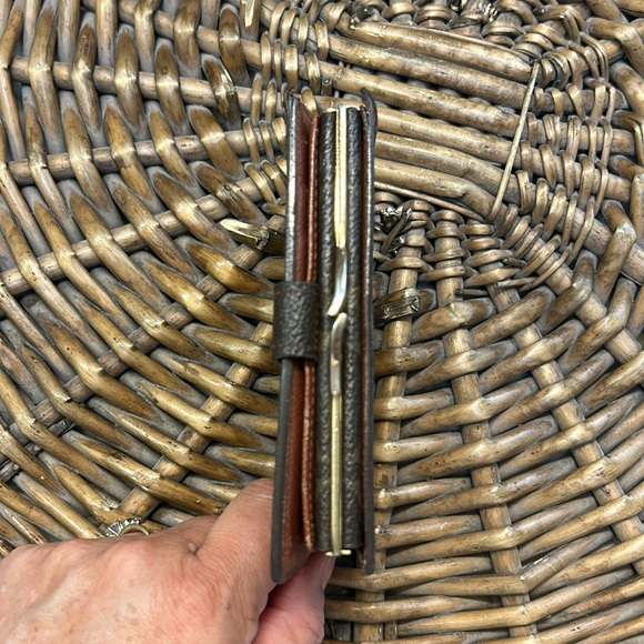 Authentic Louis Vuitton, Monogram Kisslock wallet - Picture 6 of 10